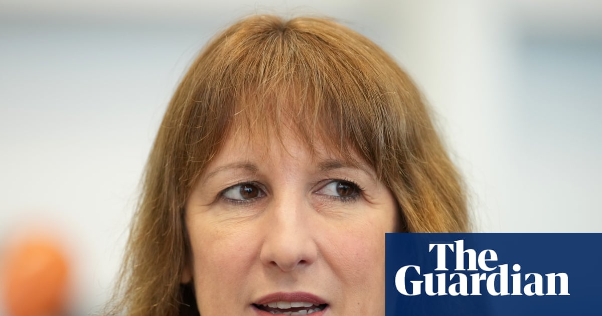 UK economy grows by 0.1% despite uncertainty over Reeves’s budget