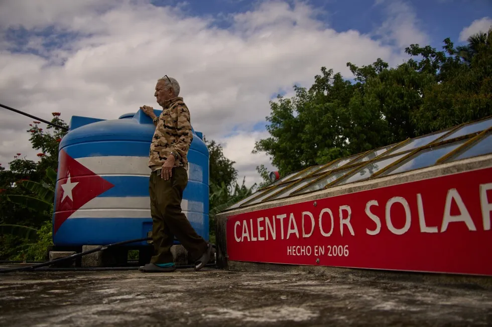 2 Mexican Navy ships laden with humanitarian aid dock in Cuba as US blockade sparks energy crisis