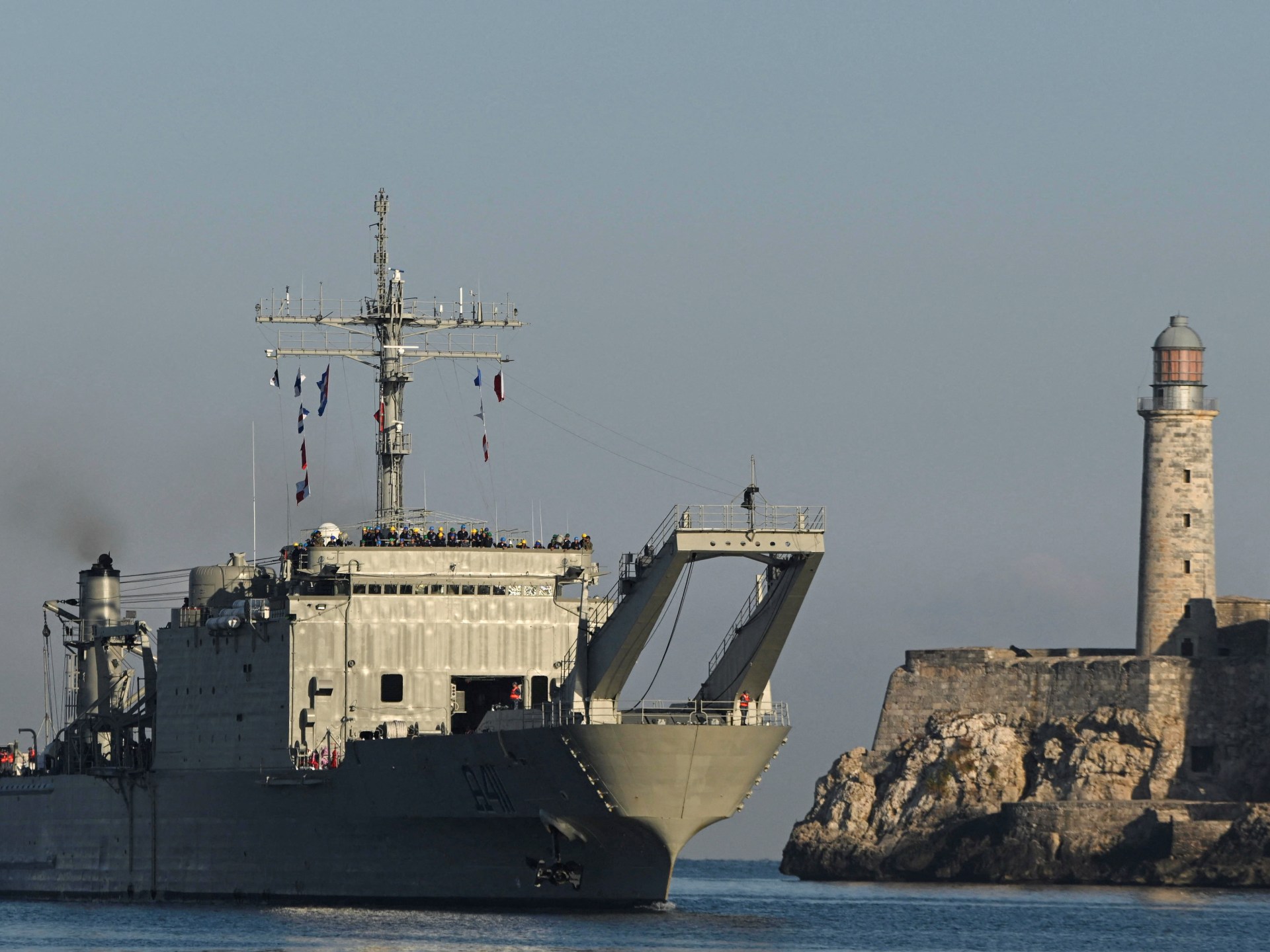 Mexican ships arrive in Cuba with humanitarian cargo amid US oil blockade