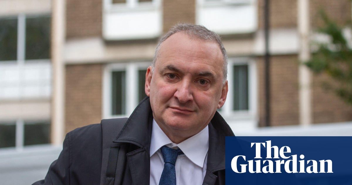 Starmer ousts cabinet secretary in clear out of top team after Mandelson scandal