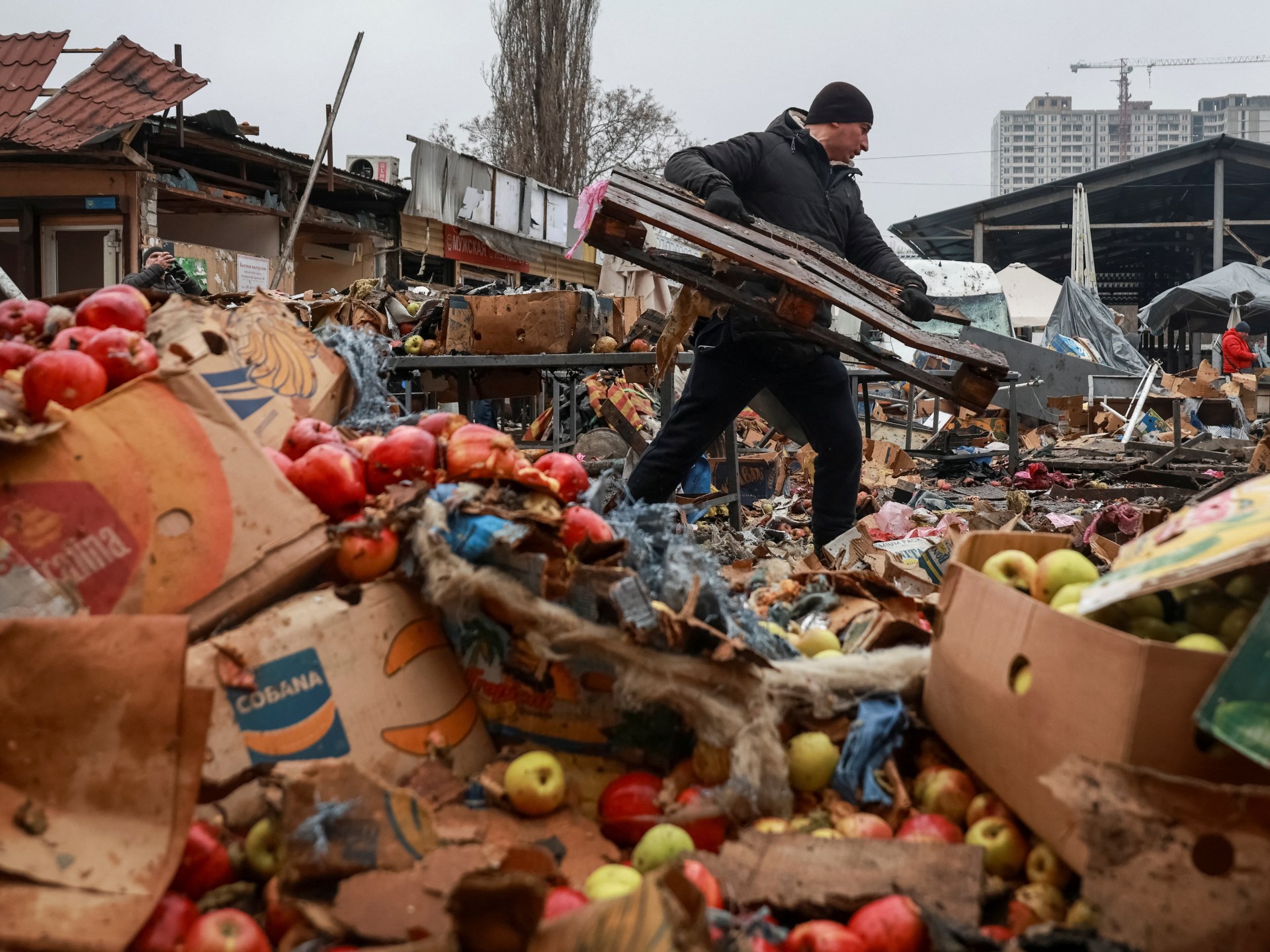 Russia faces Ukraine casualties, broken communications and total oil ban