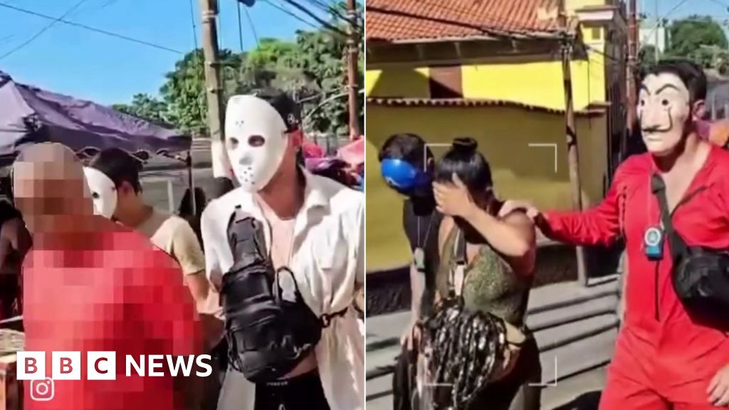 Police wear fancy dress in Rio Carnival phone theft sting