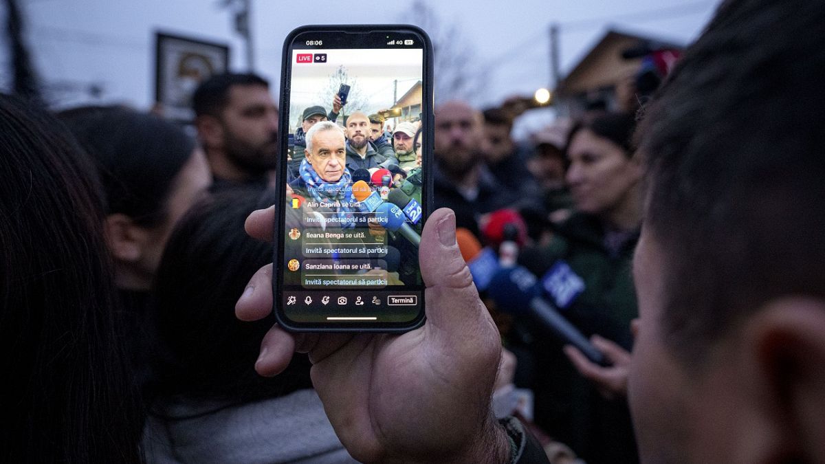 Rise of political influencers sparks questions about ad regulation, study shows