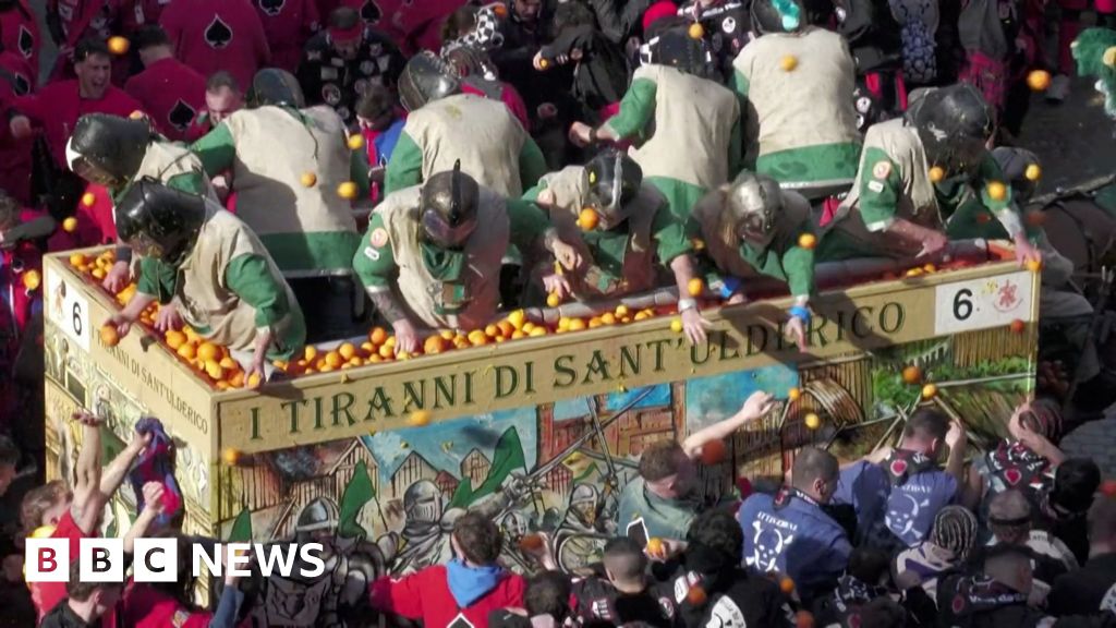 Flying oranges: Italian town celebrates carnival with historic street battle