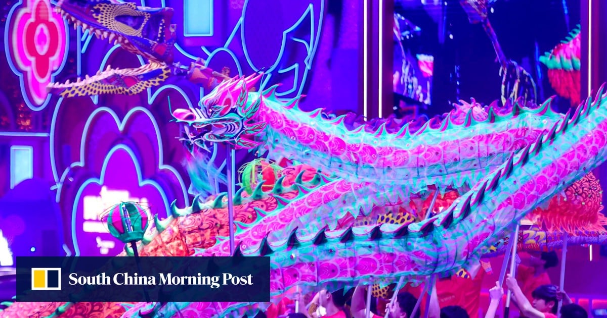 Excited spectators pack streets for Hong Kong Lunar New Year night parade