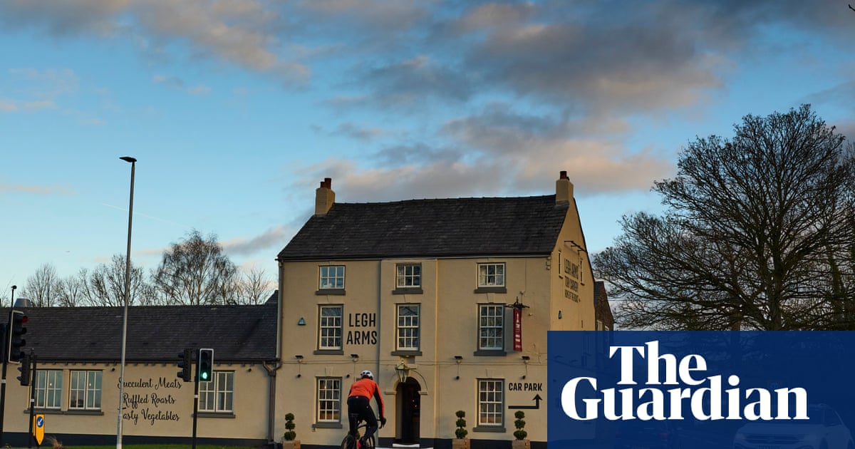 Cheshire council leaders urged to resign after proposing new town without local support