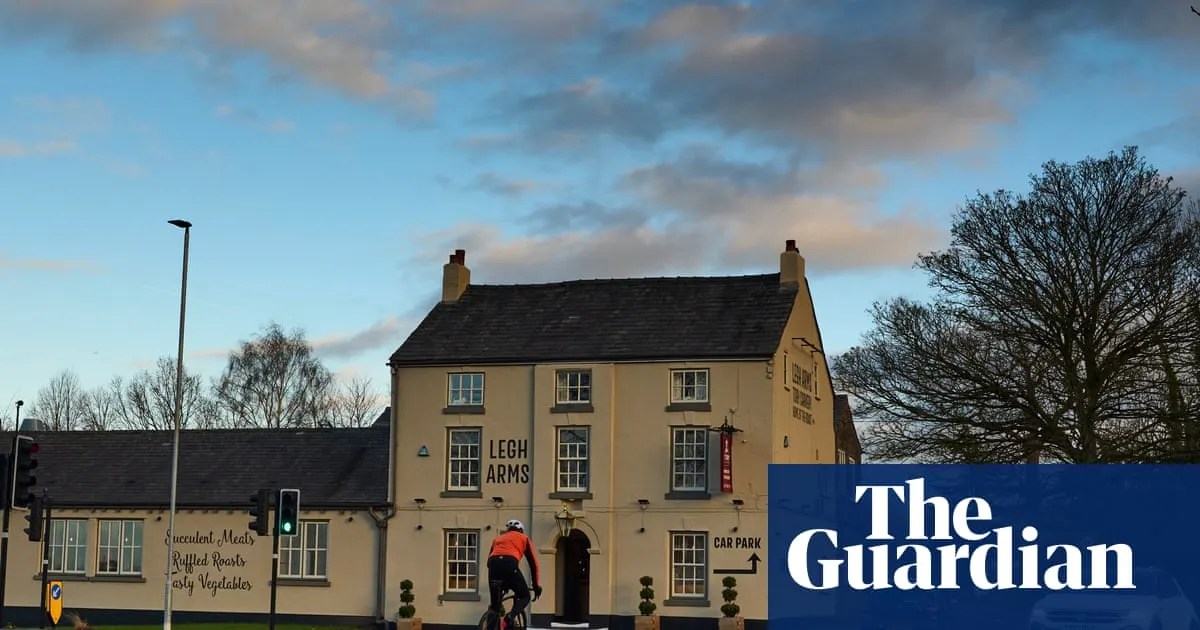 Cheshire council leaders urged to resign after proposing new town without local support