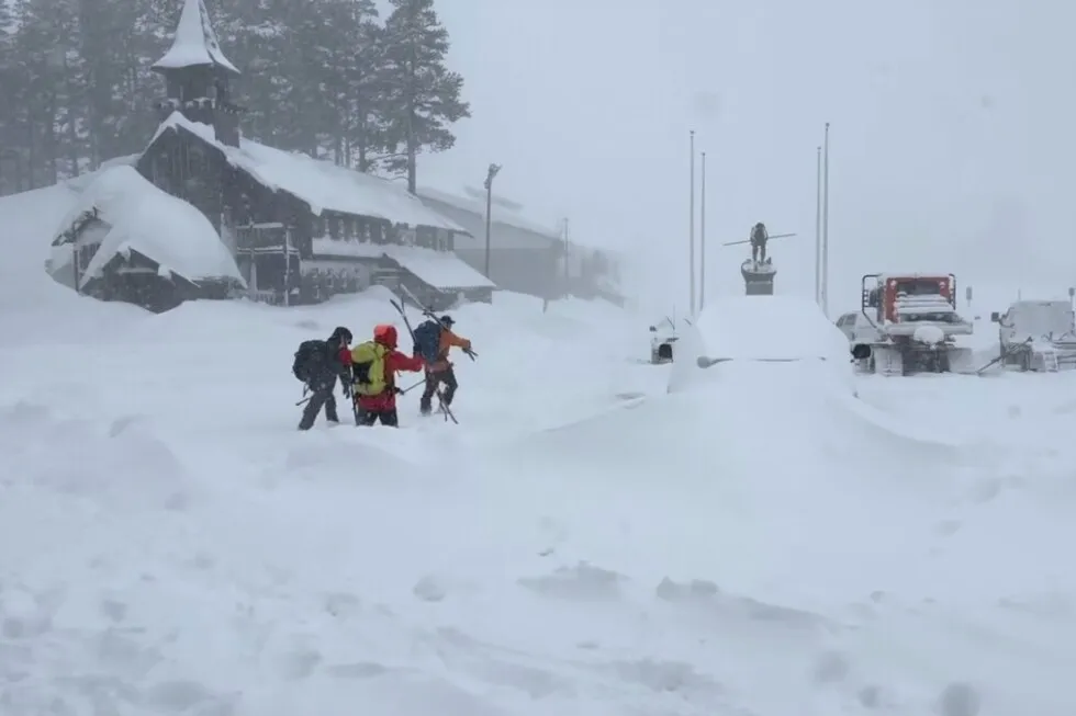 Rescuers push through winter storm to 6 survivors of a California avalanche. 9 others are missing
