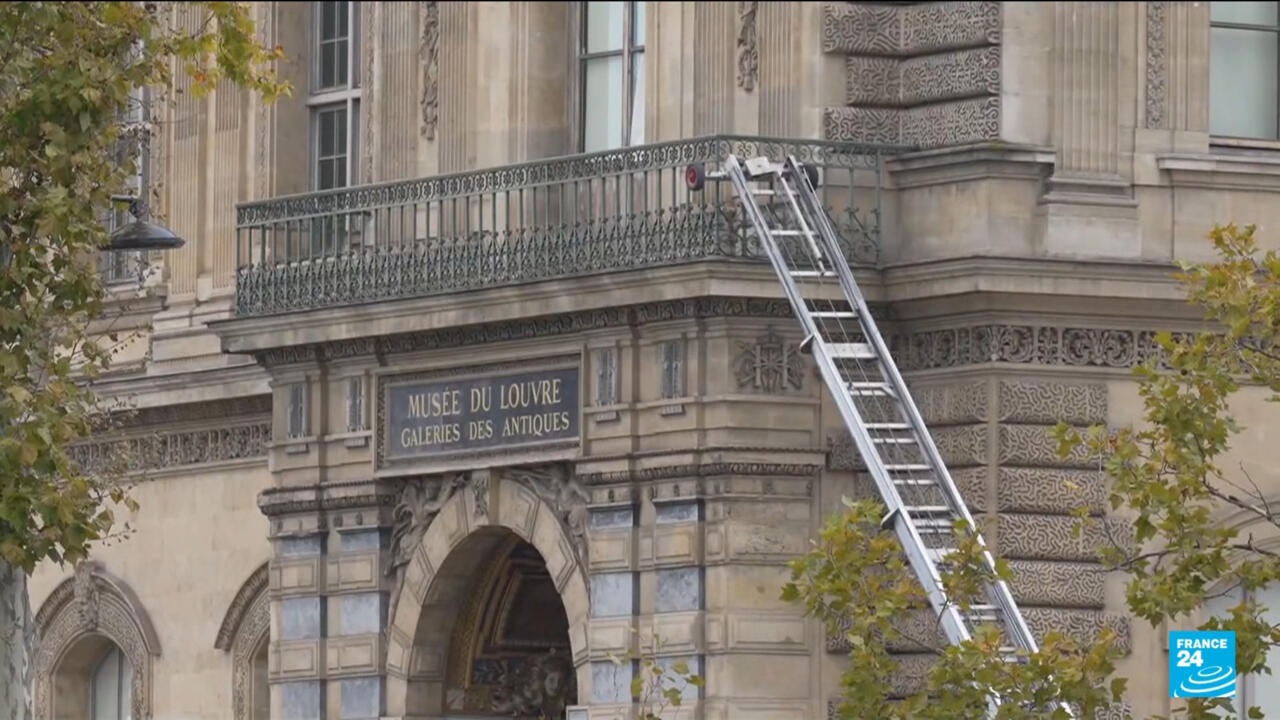 Two suspects arrested in Louvre jewellery heist