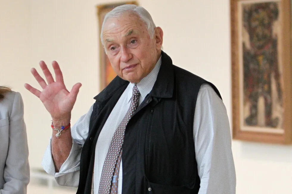 Billionaire Les Wexner is set to be deposed in congressional probe of Epstein files