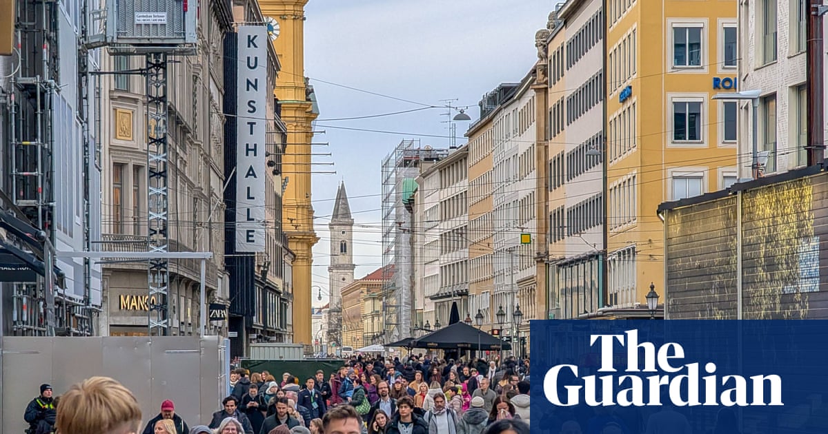 Britons living in Europe face repayment hikes amid Reeves student loans row