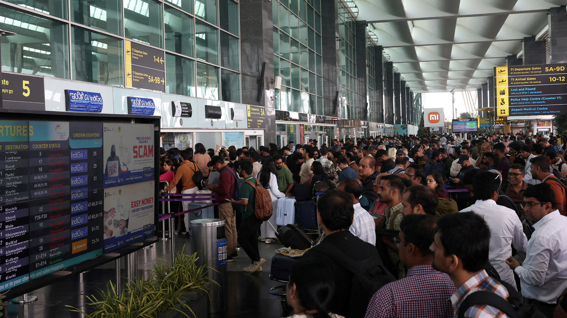 Thousands of travellers stranded in India as IndiGo airline cancels flights
