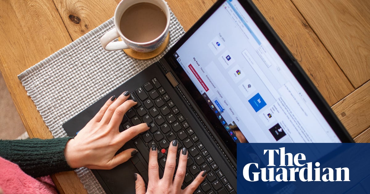 Tens of thousands more students join legal action over Covid-hit studies