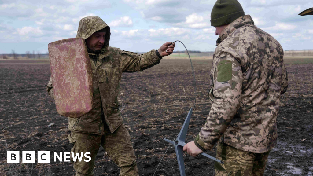 Musk cuts Starlink access for Russian forces - giving Ukraine an edge at the front