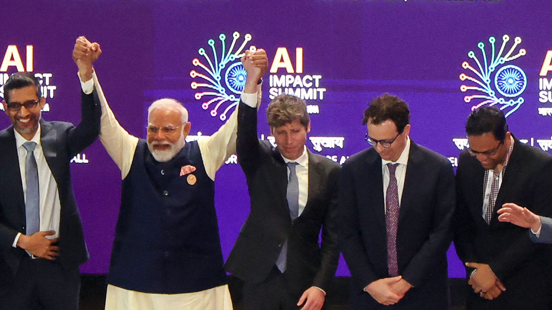 Video: OpenAI and Anthropic CEOs refuse to hold hands at India AI summit