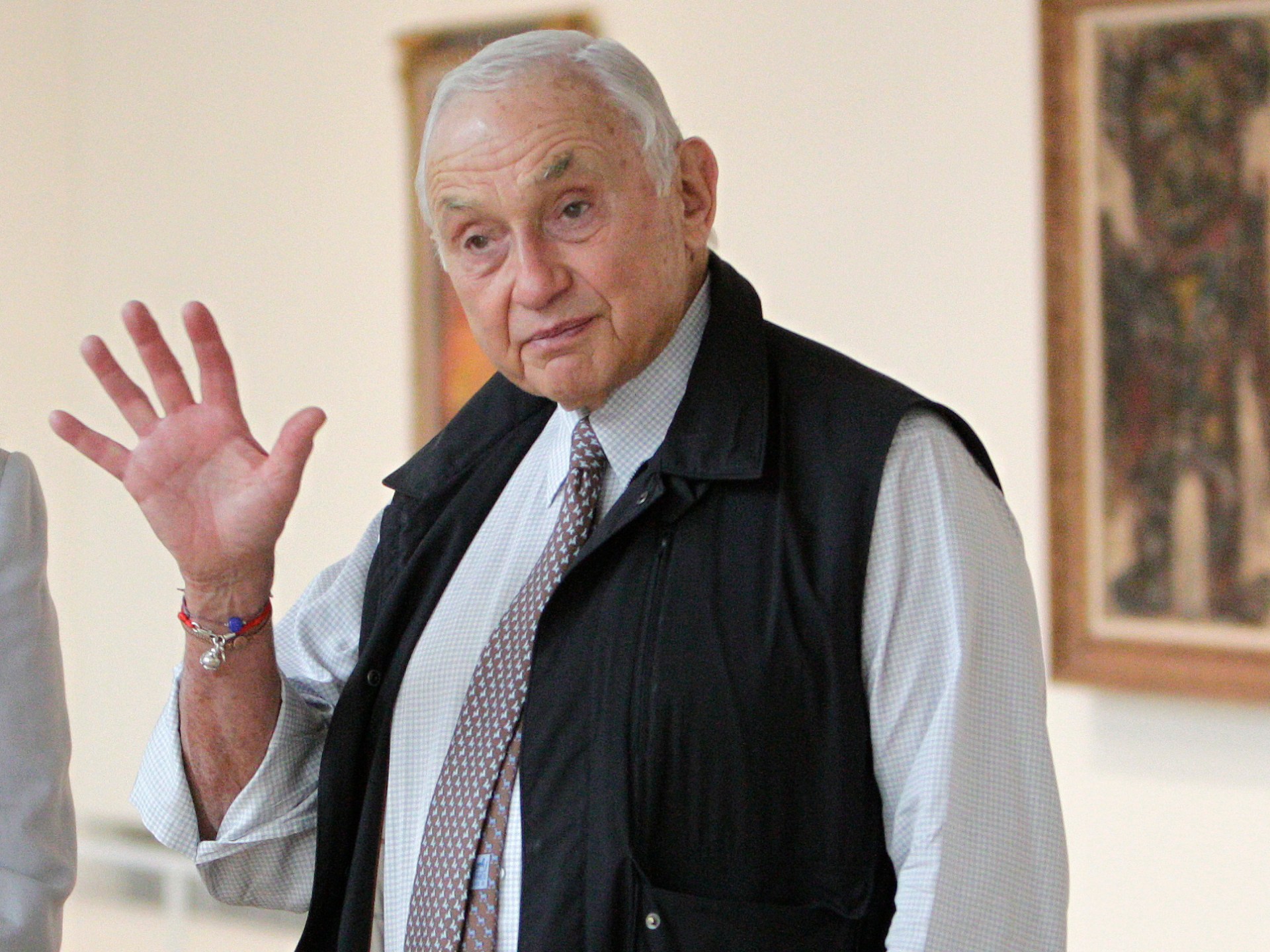 Les Wexner: How the billionaire enabled Jeffrey Epstein’s rise