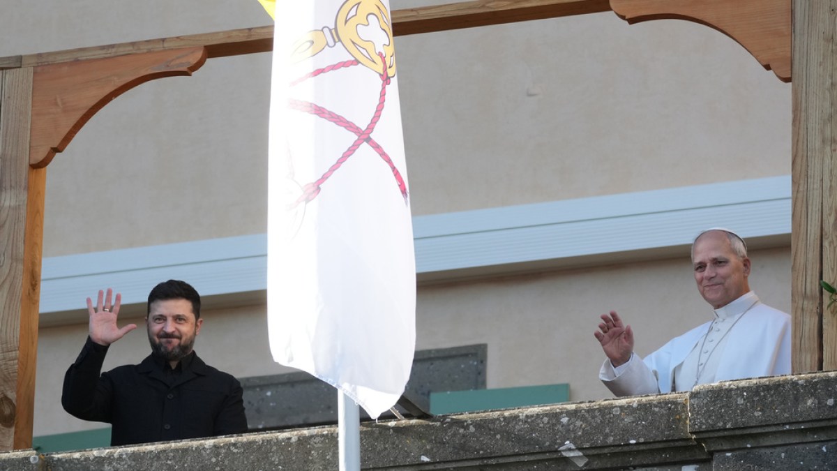 Zelenskyy meets Pope Leo XIV in Rome amid US pressure over peace plan
