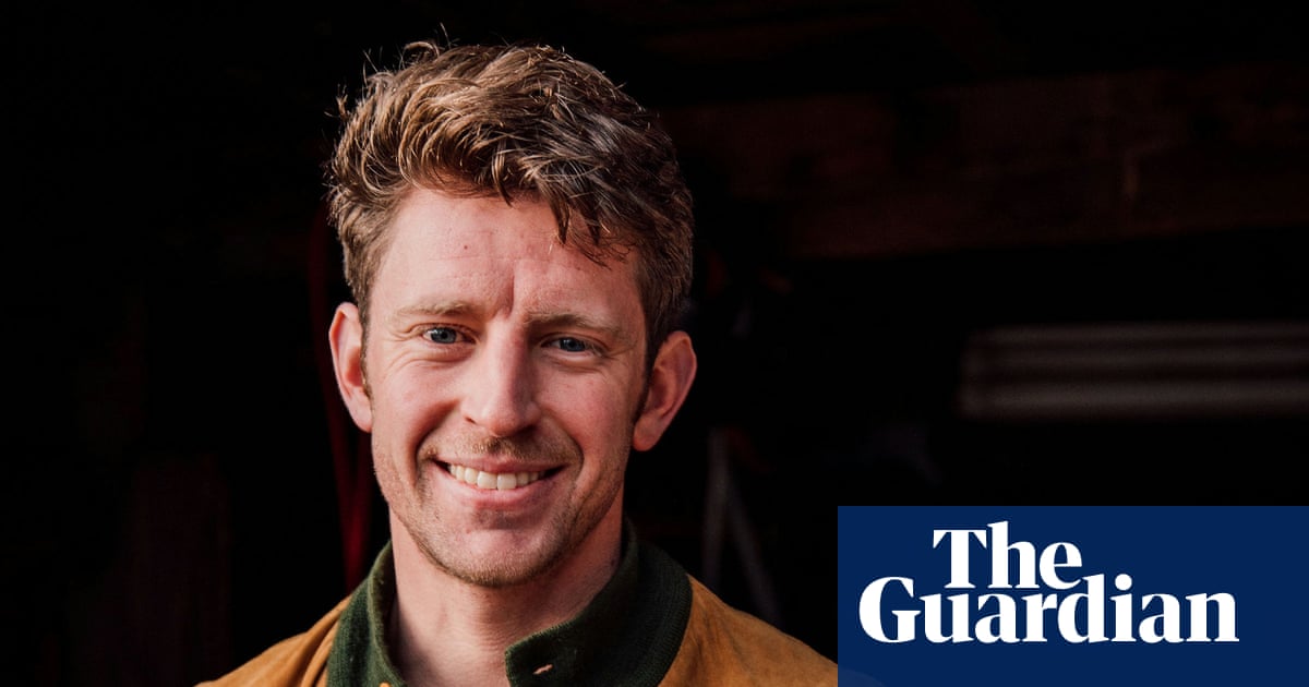 Smokejumper and union leader aims to win in Montana by focusing on workers