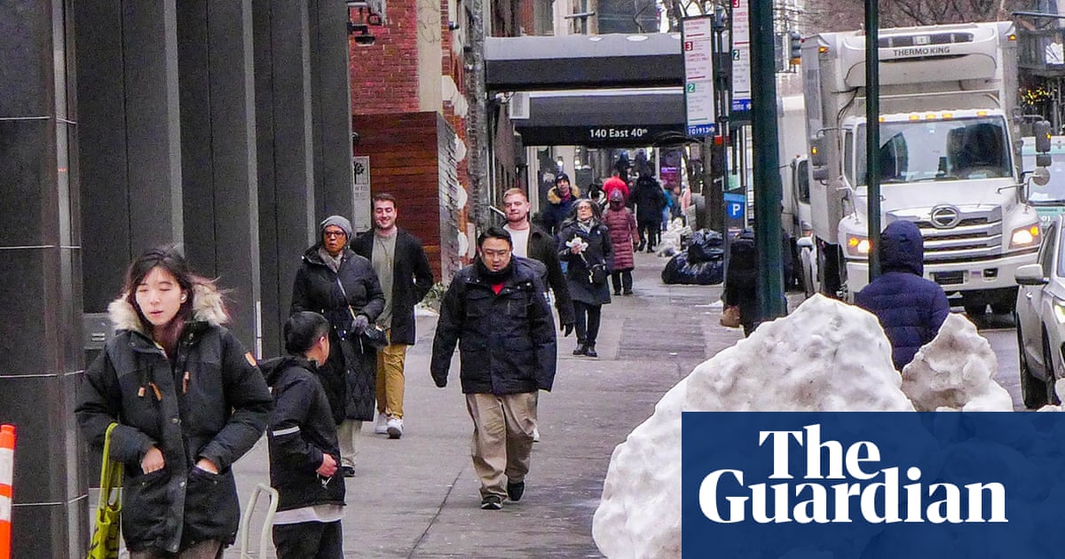 New York City gets first blizzard warning in nine years as area hunkers down