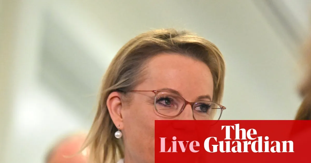 Australia news live: Coalition reveals plan to criminalise helping Australians leave Syria; health warning as measles spreads in Melbourne