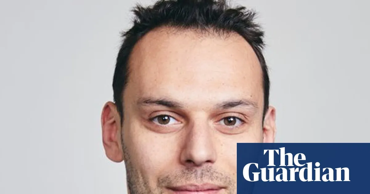 Keir Starmer opens investigation into Josh Simons over targeting of reporters