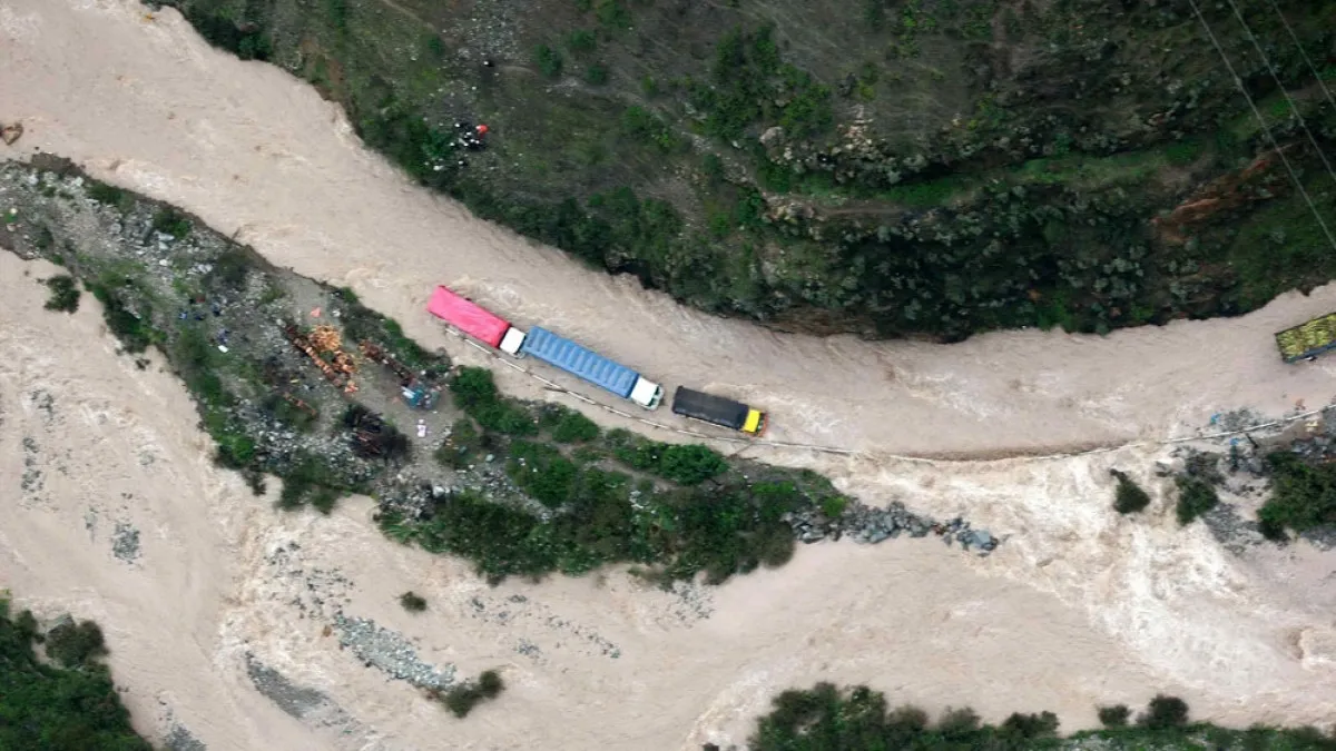 Heavy rains, deadly floods hit southern Peru; thousands seek shelter