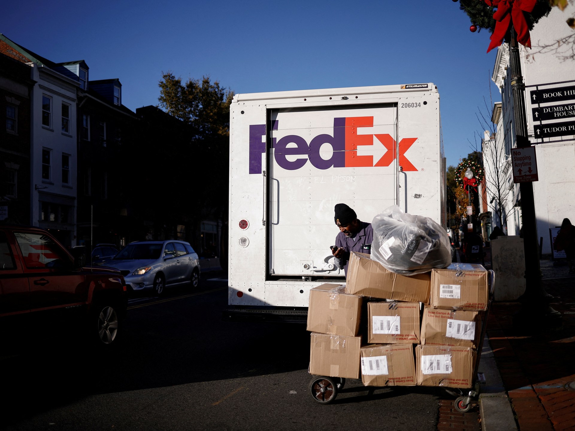 FedEx sues US government for tariff refund after Supreme Court ruling