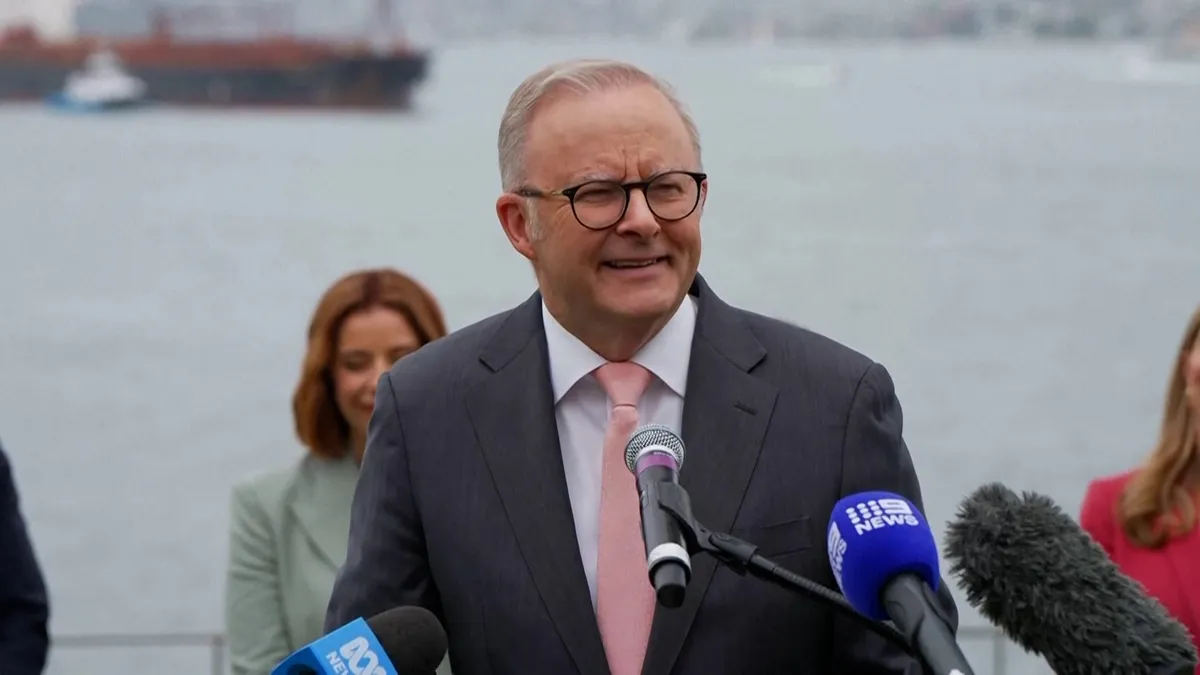 Australian PM & 12-year-old activist welcome social media ban