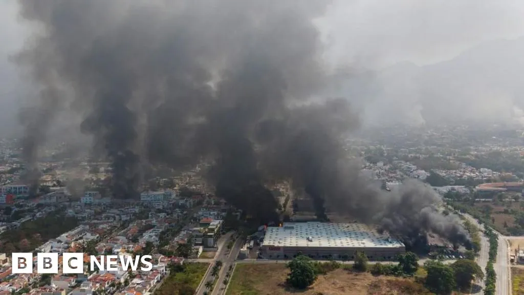 Mexico hunts 23 inmates sprung from jail during wave of violence 