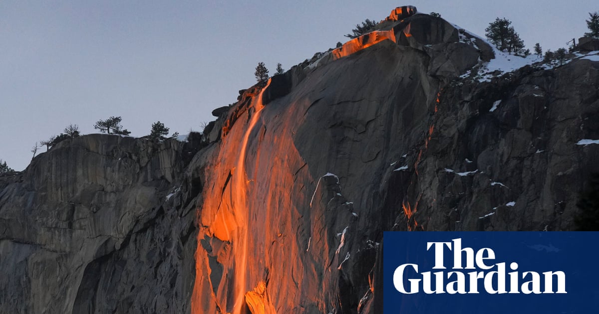 Visitors flock to Yosemite for firefall light show despite heavy snow