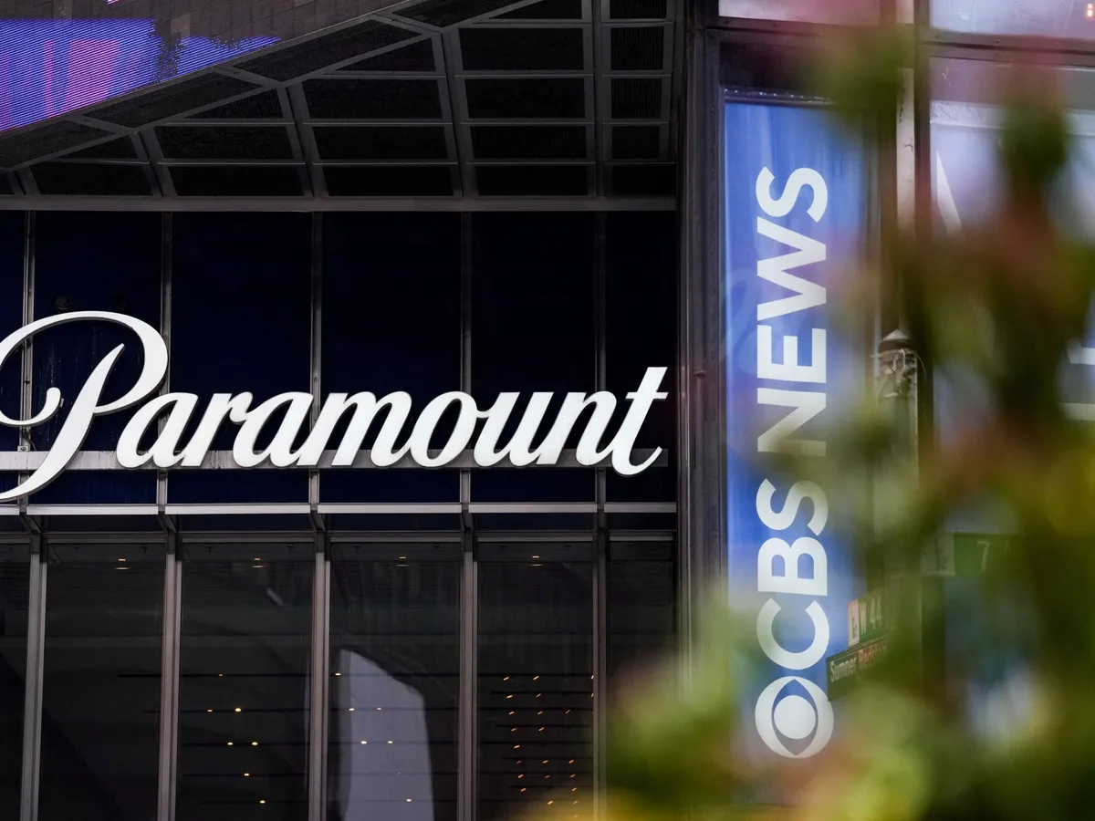 Warner Bros gets new offer from Paramount but still recommends Netflix bid