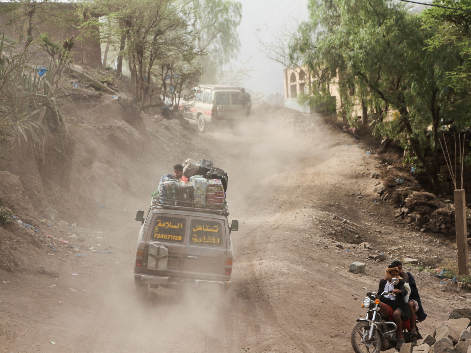 Children among 16 killed in car crash in southern Yemen