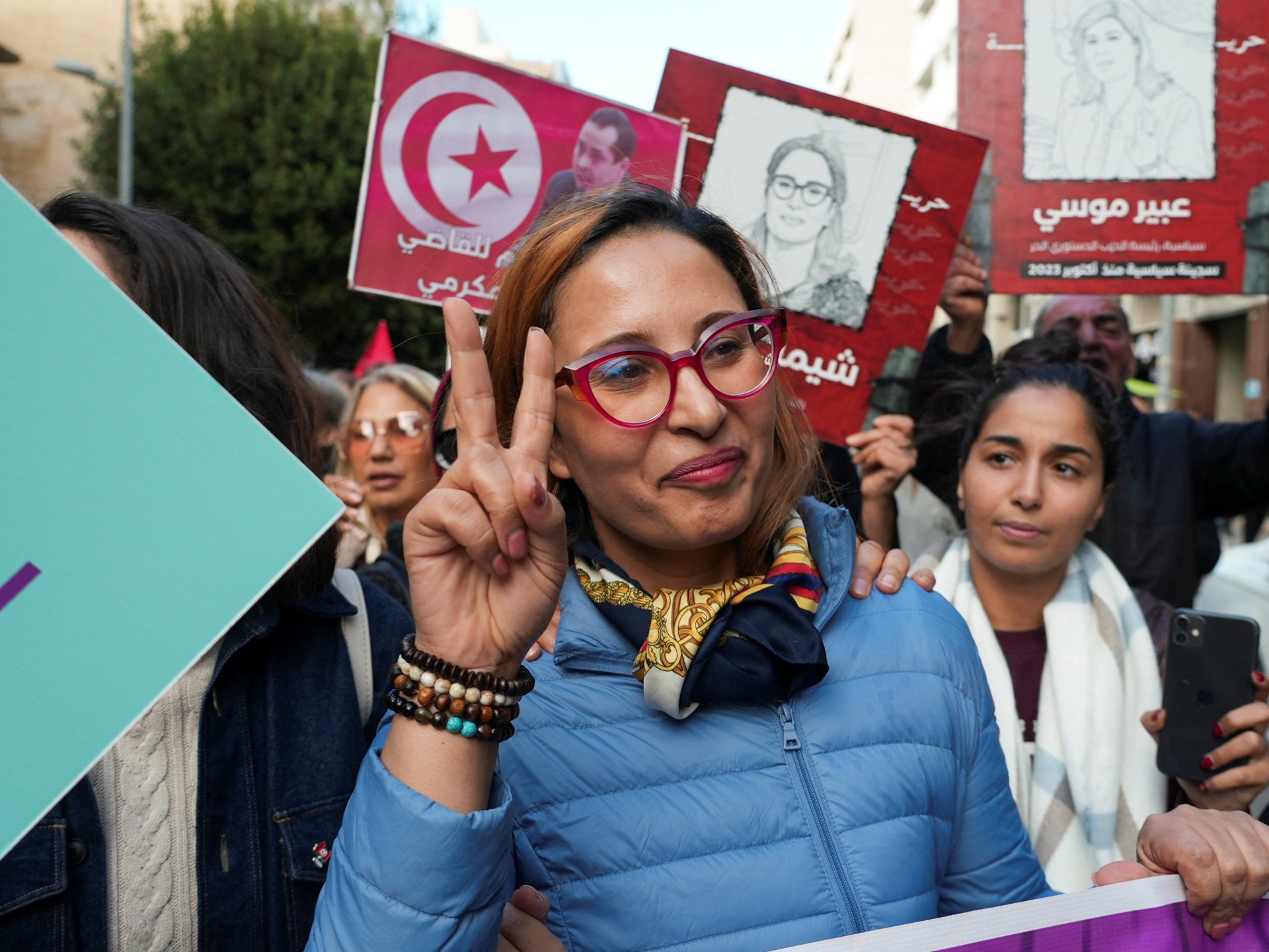 Tunisia police arrrest opposition figure Chaima Issa during protest