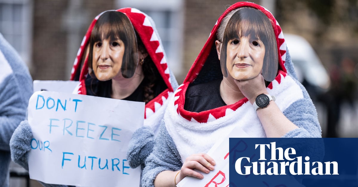 Student loan crisis in England and Wales is a scam on graduates, say angry MPs