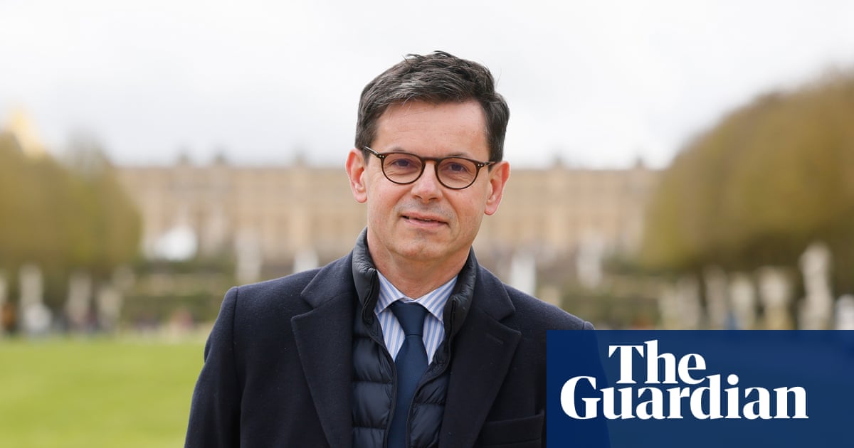 Macron appoints new head of crisis-hit Louvre after jewellery heist