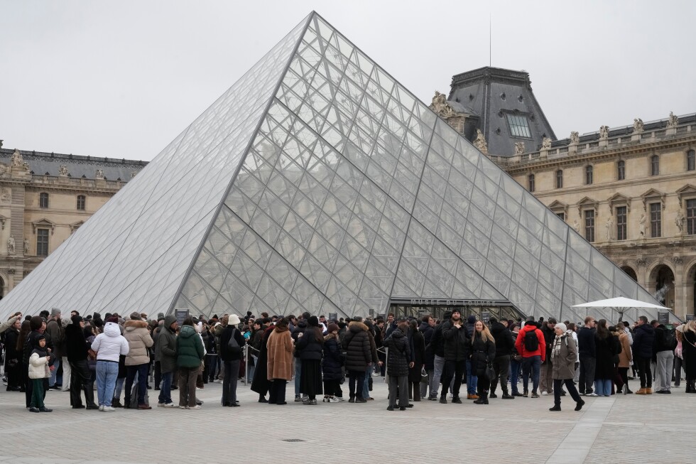Louvre Museum director resigns in the wake of October’s brazen French crown jewels heist
