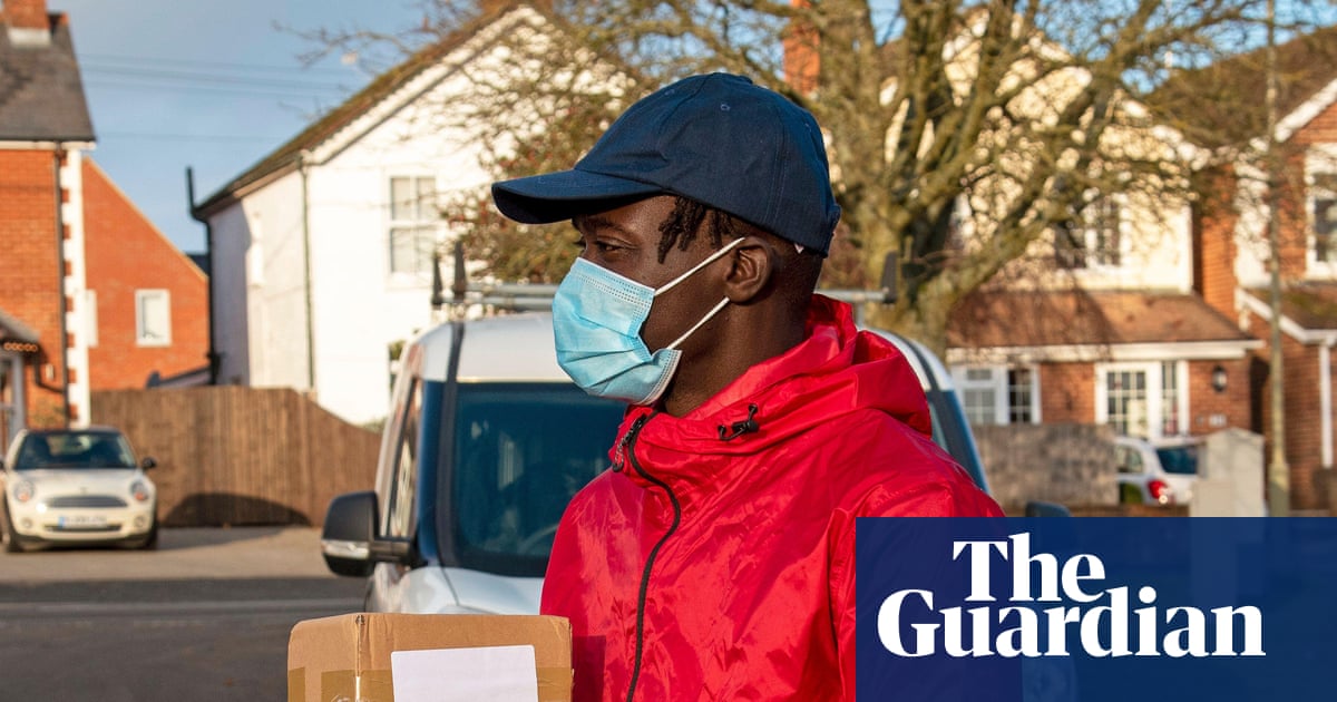 Should people wear a mask in public if they feel unwell with flu?