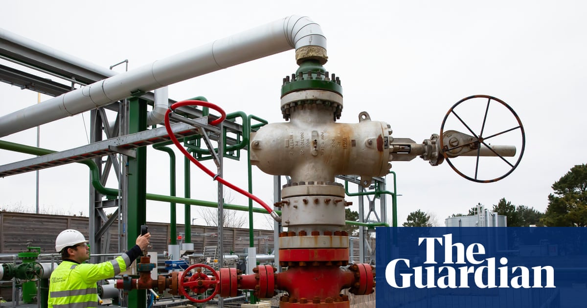 ‘Magic beneath the surface’: pioneering geothermal plant launched in Cornwall