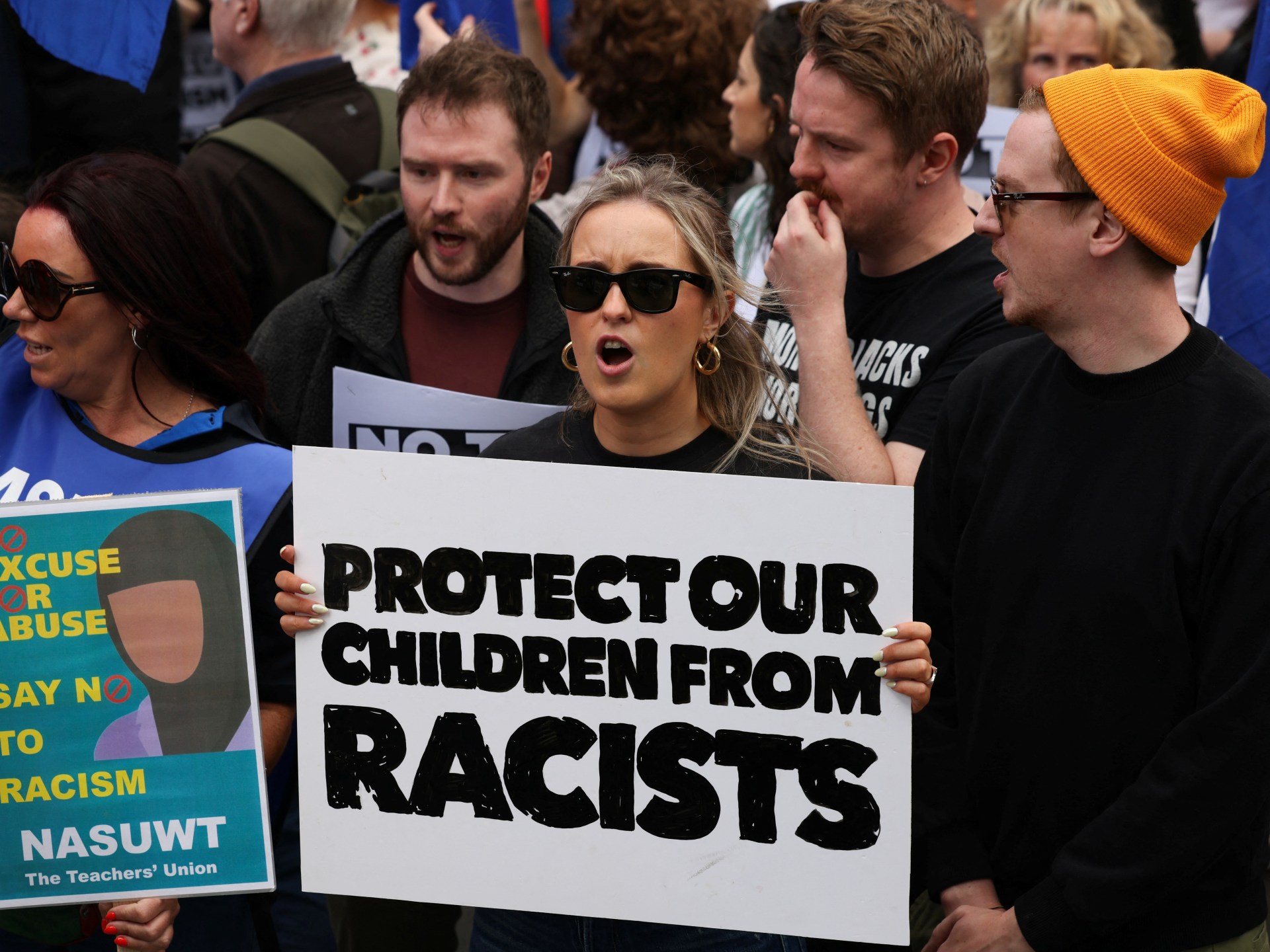 Mosques attacked, children racially abused as hard right rises in UK