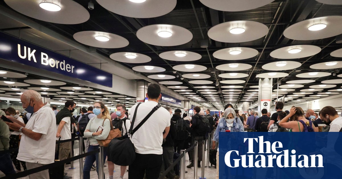 Home Office denies ‘absurd’ criticism over rule change that may leave dual nationals stranded