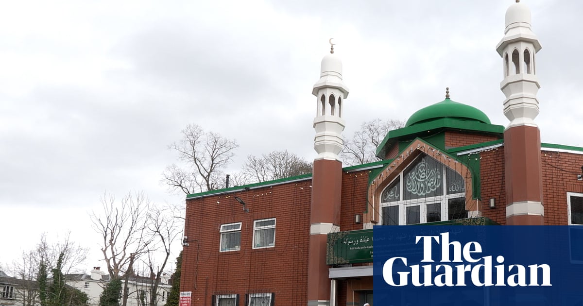 Second suspect arrested after man with axe reportedly entered Manchester mosque