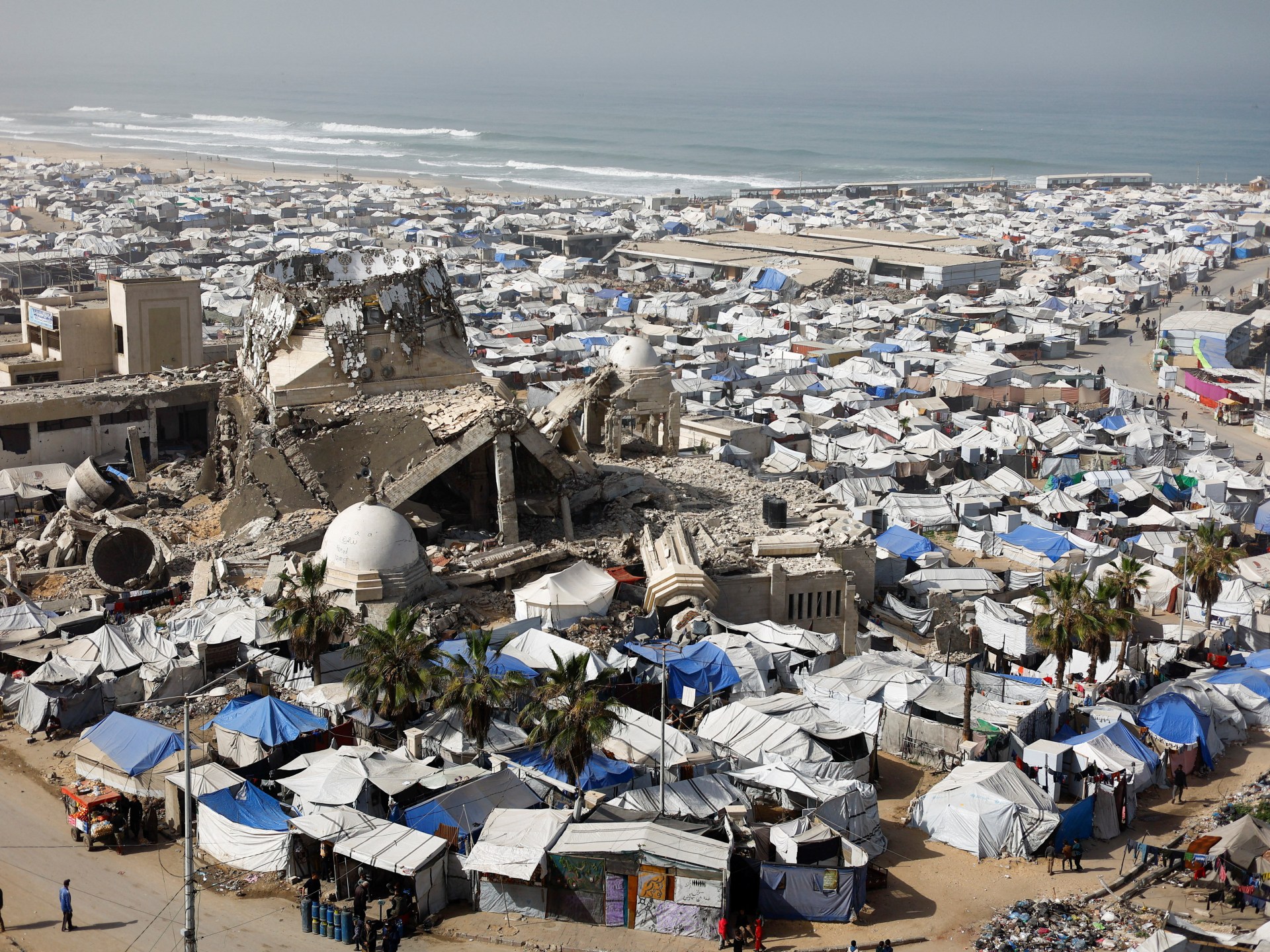 Israeli attacks on police sites kill five in southern, central Gaza