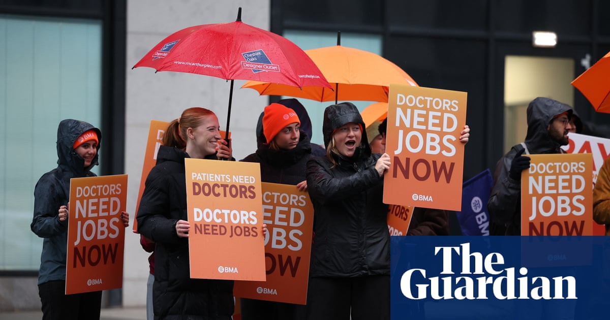 Wes Streeting improves offer to resident doctors in England in attempt to stop strikes