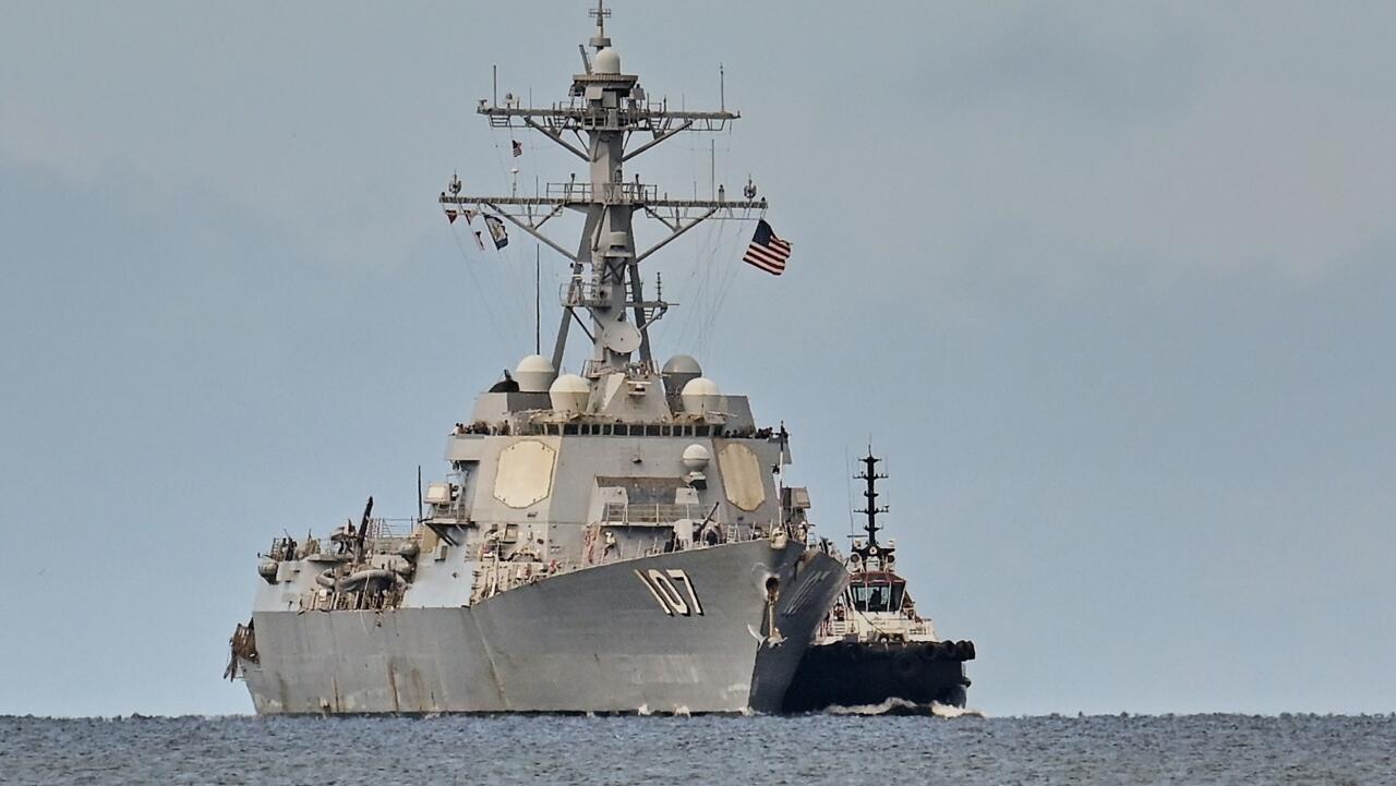US warship docks in Trinidad and Tobago as Trump steps up military pressure on Venezuela