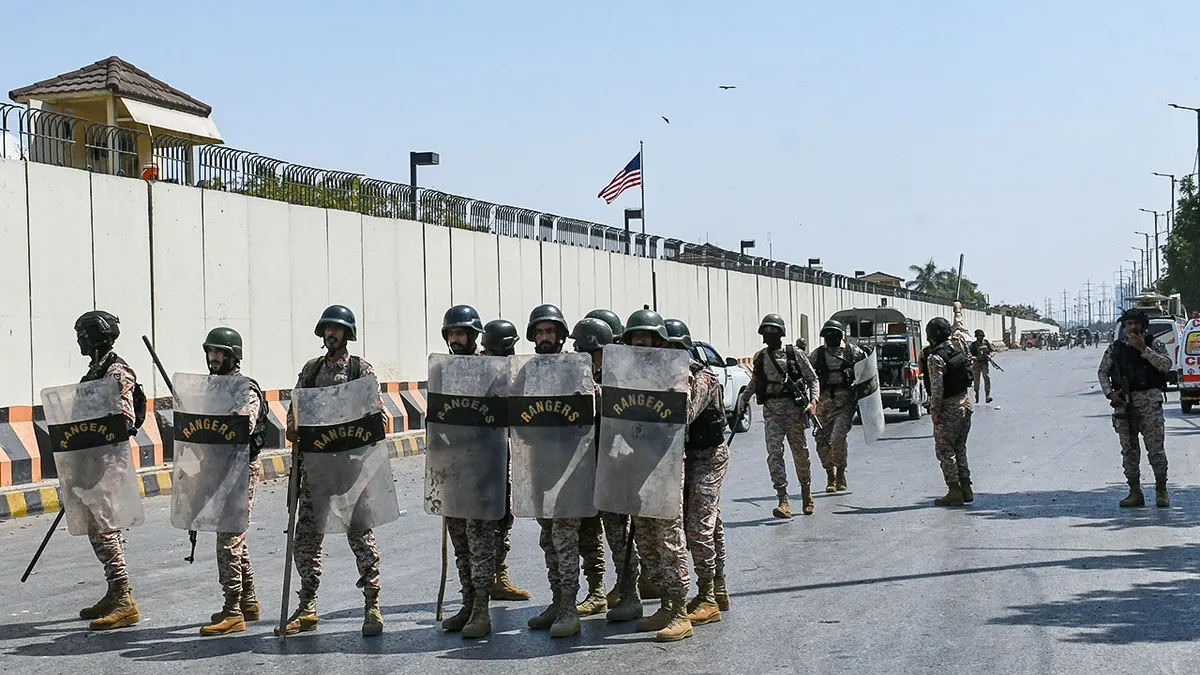 Protesters storm US Consulate in Pakistan, at least 9 dead