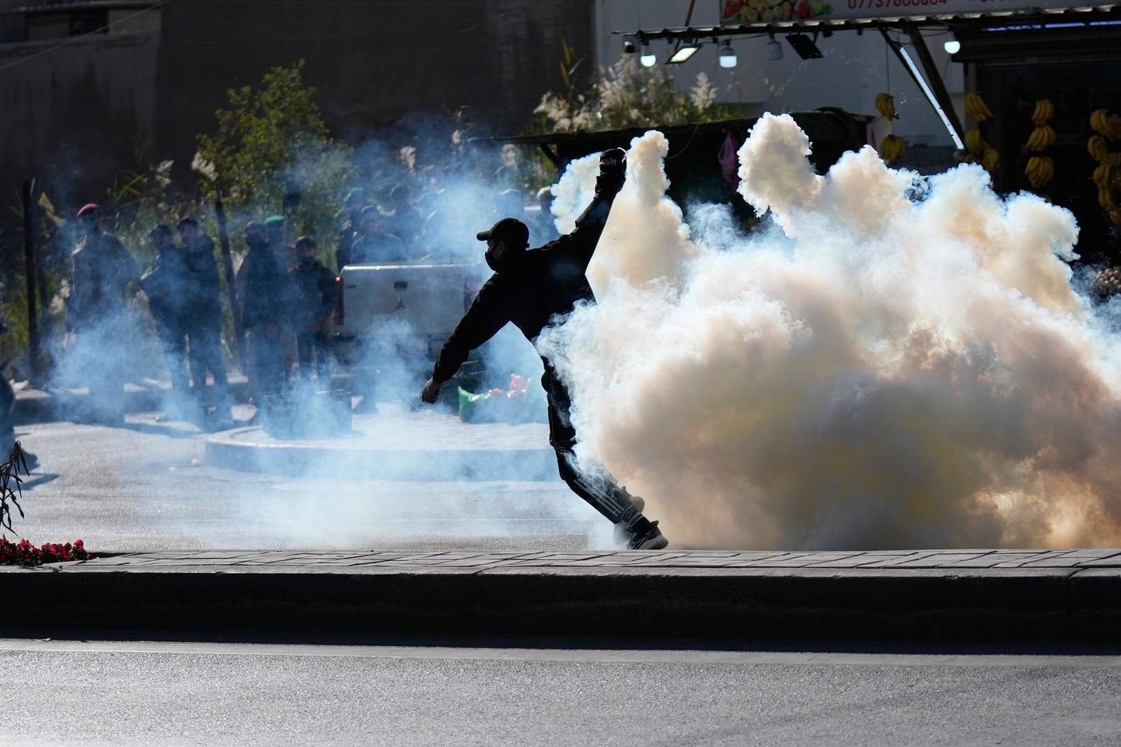 Iraqi police disperse pro-Iran protesters near US embassy