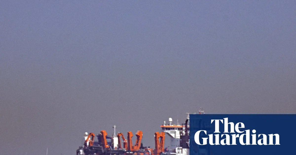 Oil prices rise as Iran war threatens shipping through strait of Hormuz