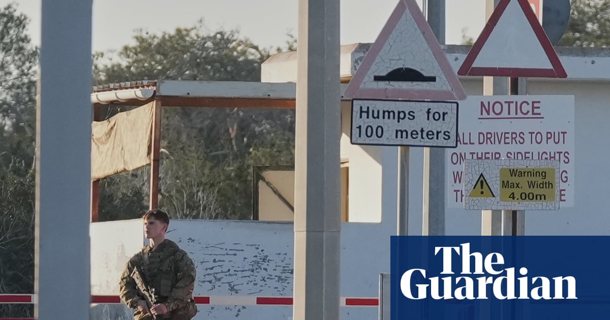 ‘Simply not true’ UK is being dragged into Iraq-style conflict, says foreign secretary