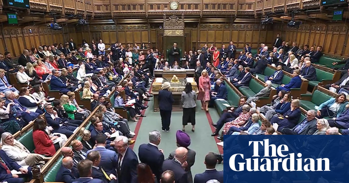 MPs’ basic salary to rise to £110,000 by end of parliament, watchdog says