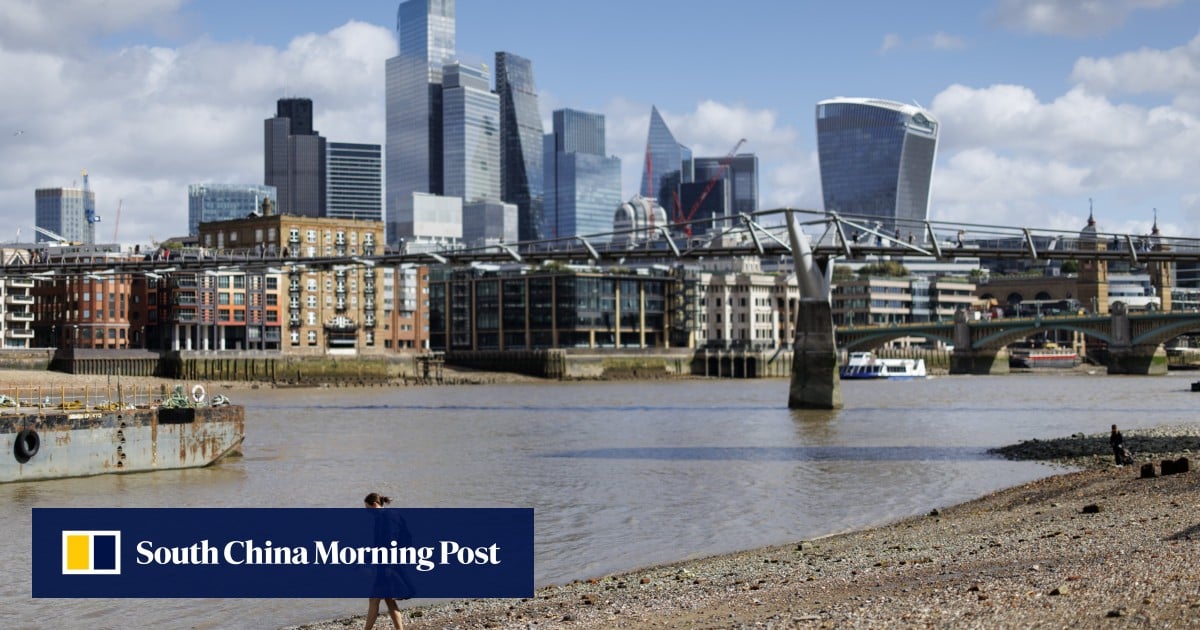 London police arrest 3 men on suspicion of spying for China